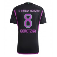 Pánský Fotbalový dres Bayern Munich Leon Goretzka #8 2023-24 Venkovní Krátký Rukáv